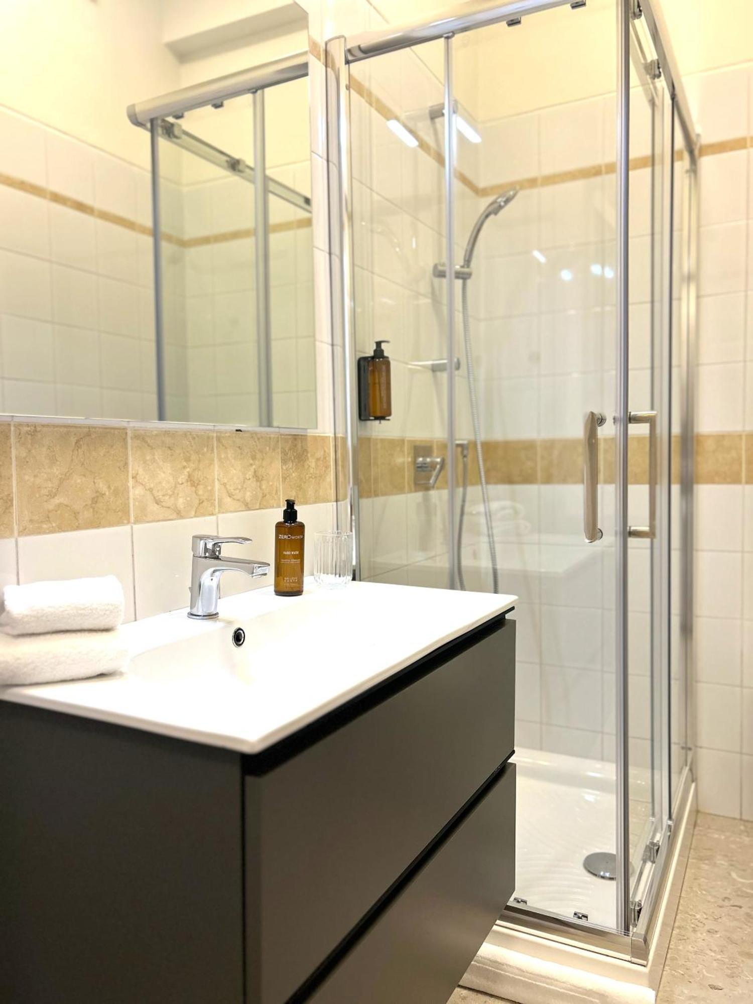 Apartment Fifty Eight Missori Three Bedrooms Mailand