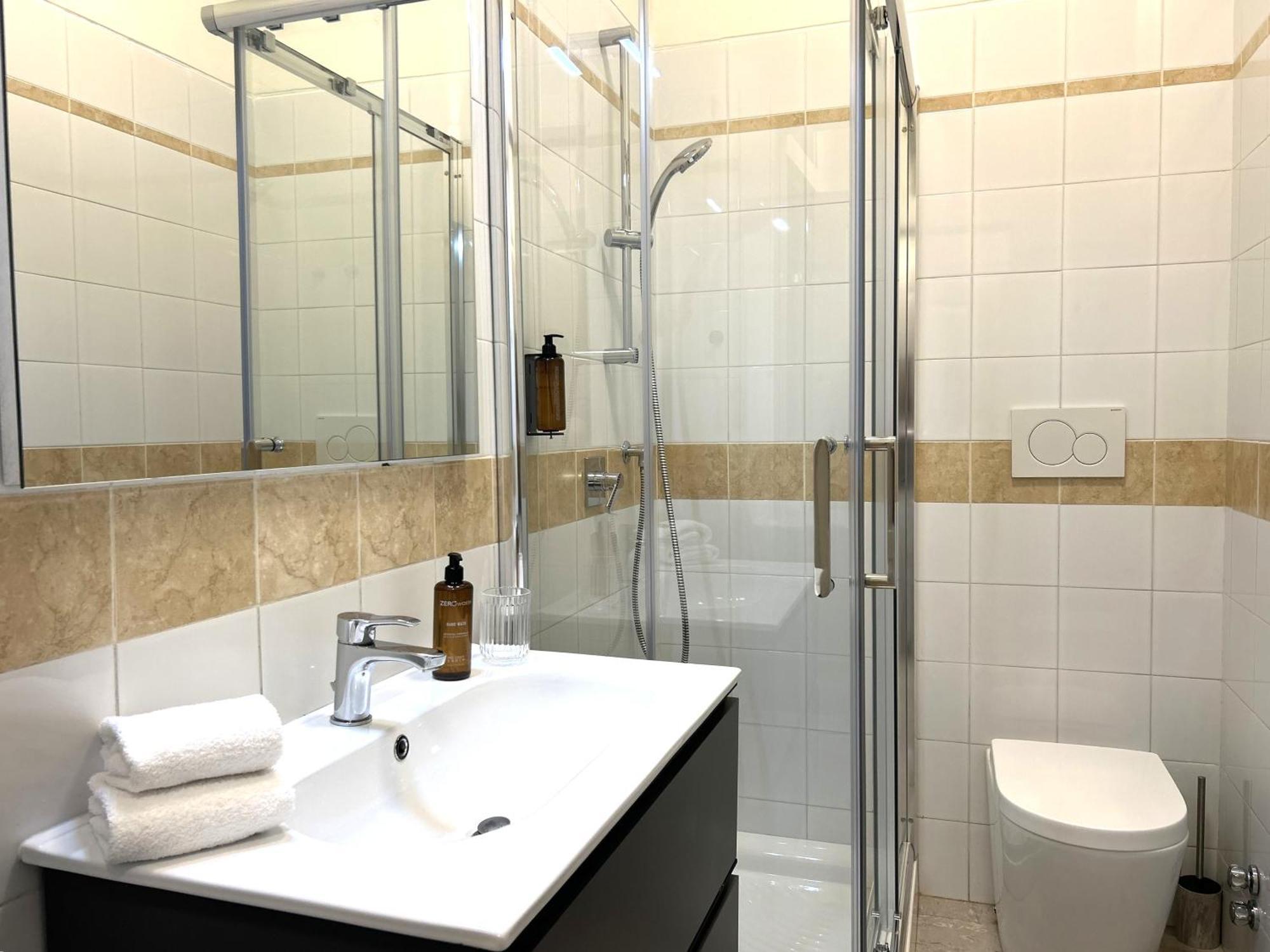 Apartment Fifty Eight Missori Three Bedrooms Mailand